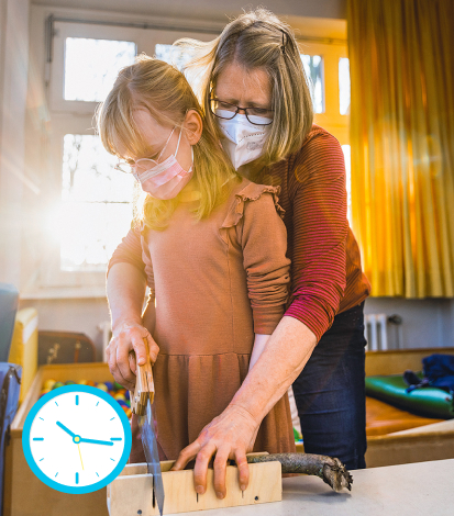 Foto: Nick Neufeld, Uhren-Grafik: panimoni | iStockphoto.com