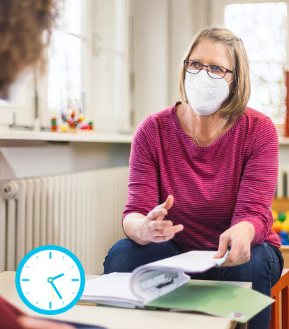 Foto: Nick Neufeld, Uhren-Grafik: panimoni | iStockphoto.com