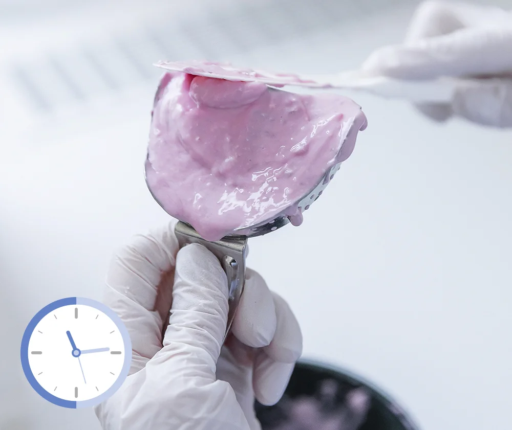 Foto: Nick Neufeld, Uhren-Grafik: panimoni | iStockphoto.com Zahnmedizinische Fachangestellte